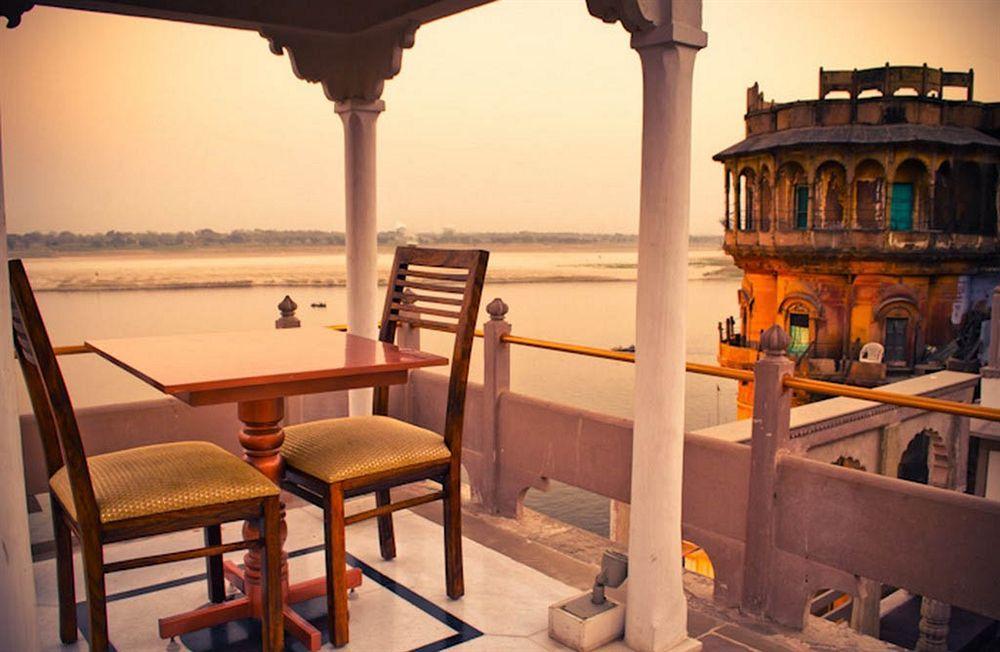 Guleria Kothi At Ganges Hotel Varanasi Exterior photo