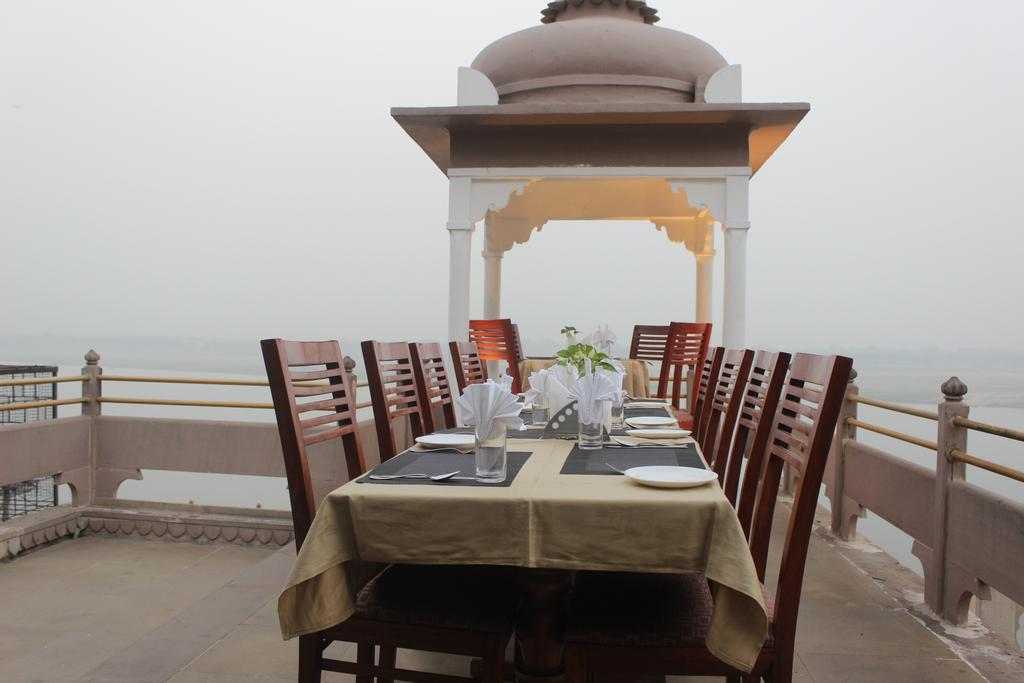 Guleria Kothi At Ganges Hotel Varanasi Exterior photo